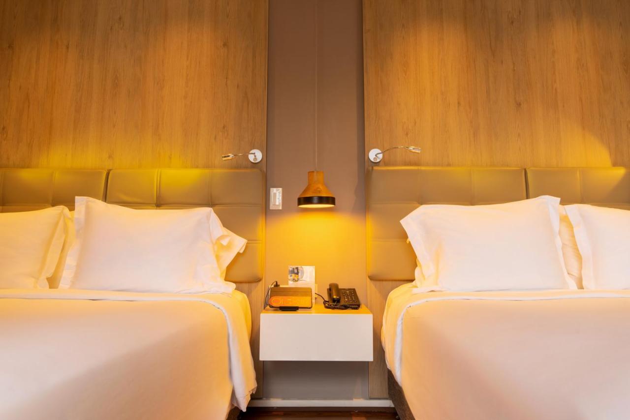 Quo Quality Hotel 马尼萨莱斯 外观 照片 A room at the hotel