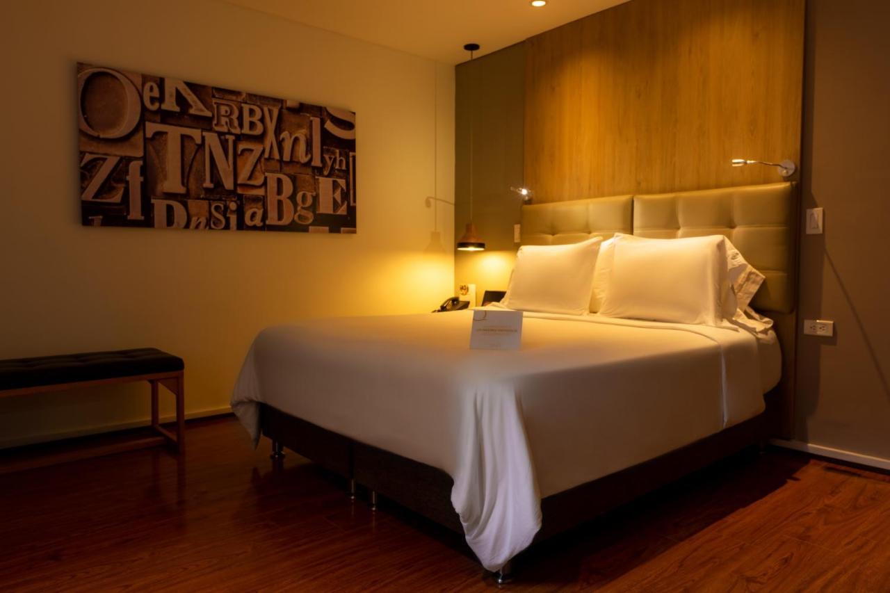 Quo Quality Hotel 马尼萨莱斯 外观 照片