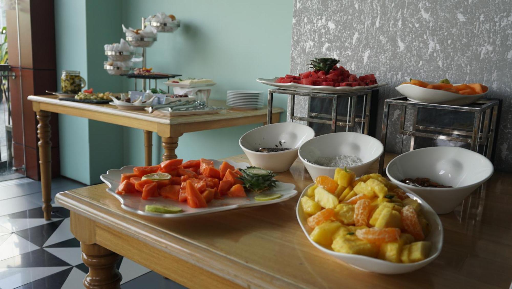 Quo Quality Hotel 马尼萨莱斯 外观 照片 Fruit salad