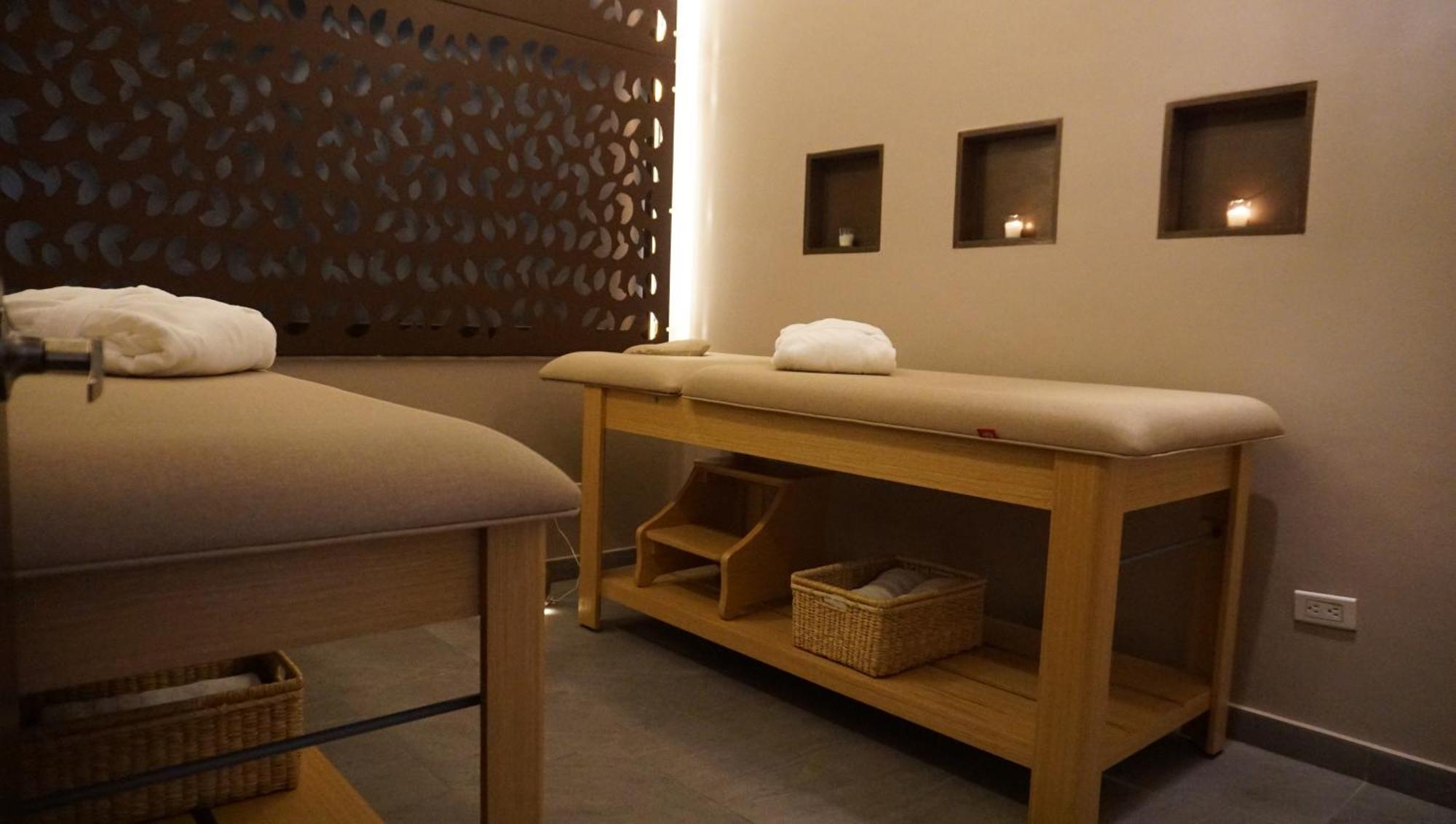 Quo Quality Hotel 马尼萨莱斯 外观 照片 Massage table